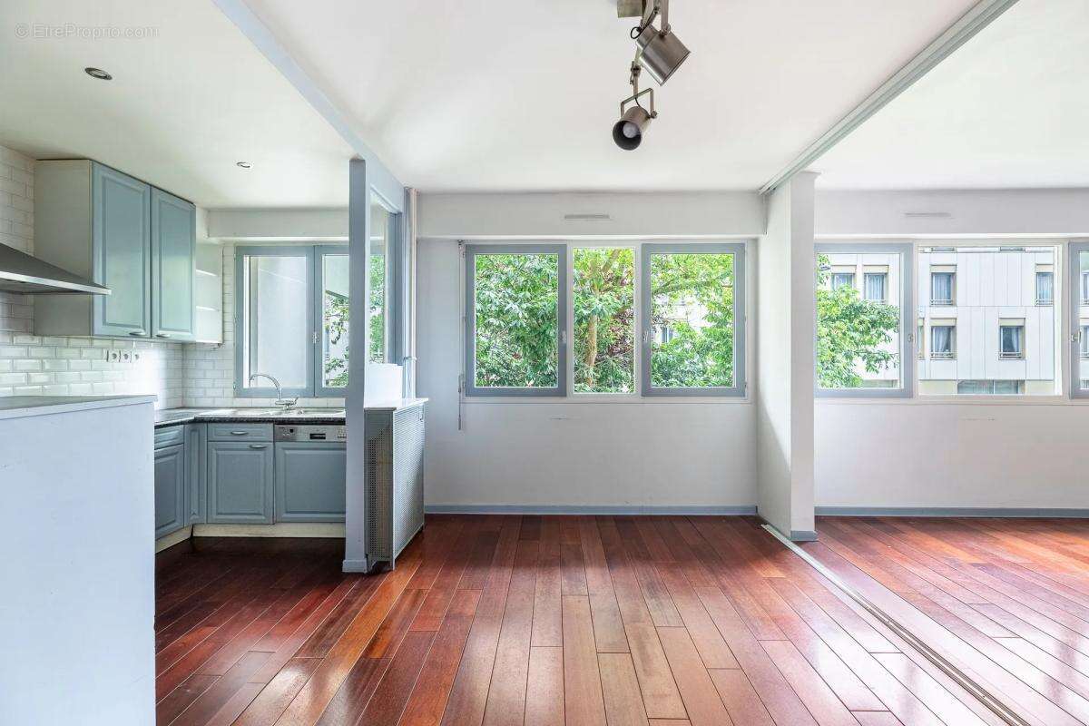 Appartement à PARIS-19E