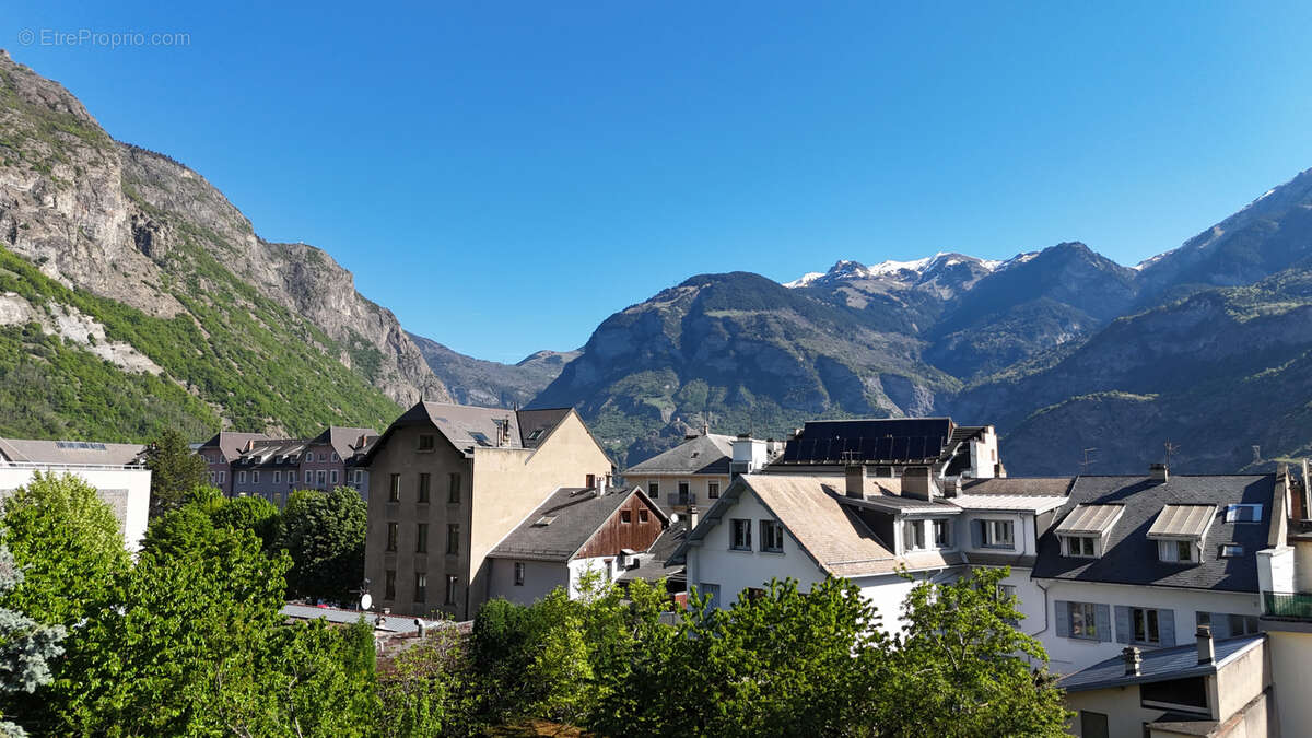 Terrain à SAINT-JEAN-DE-MAURIENNE