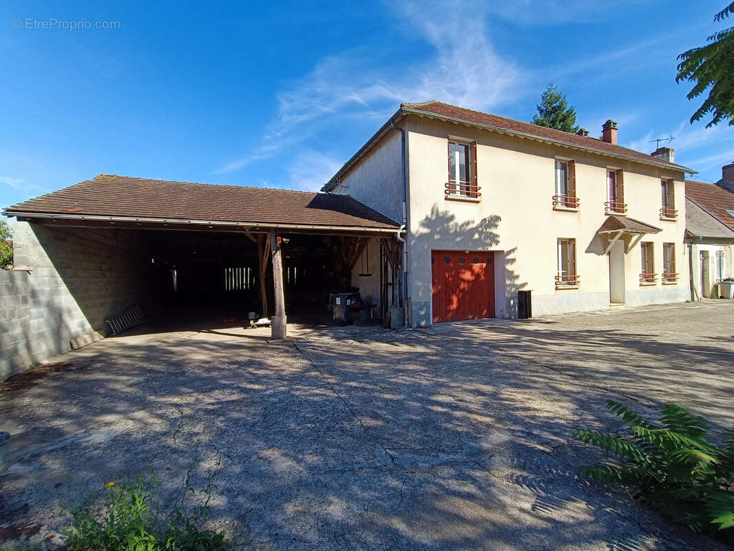 Maison à SANCERGUES