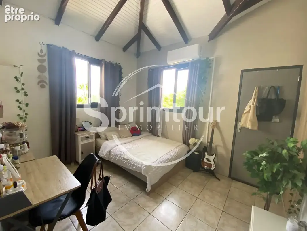 Saint claude - maison f4 et studio avec vue mer et montagne - photo 11