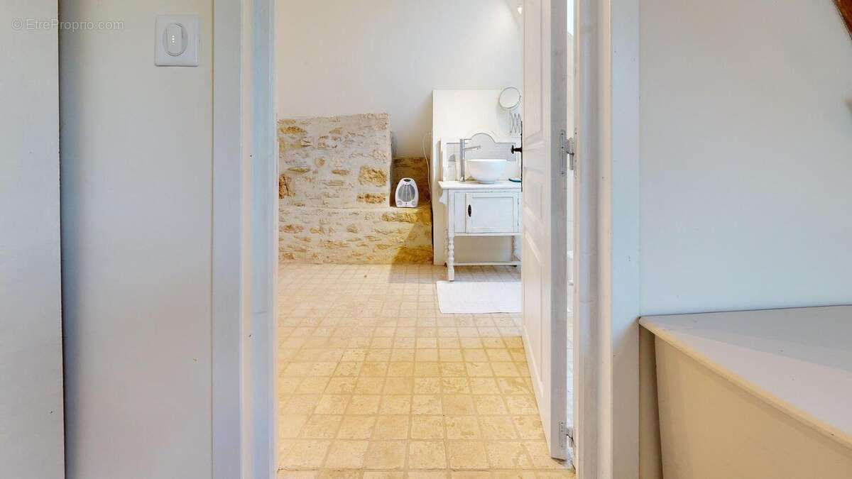 Maisontresbellevue3chambresunbureaupiscineetdepend - Maison à BESSE