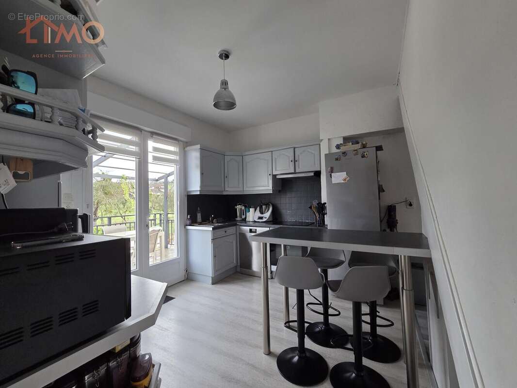 n°5 - Maison à SAINT-LEONARD-DE-NOBLAT