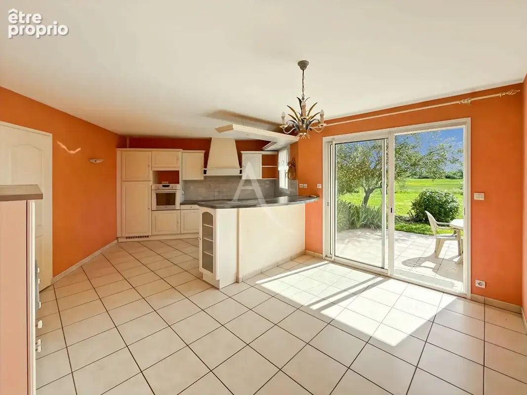Maison familiale de plus de 130 m² avec vue imprenable sur le marais et garage indépendant de 50 m² à Sallertaine - photo 4