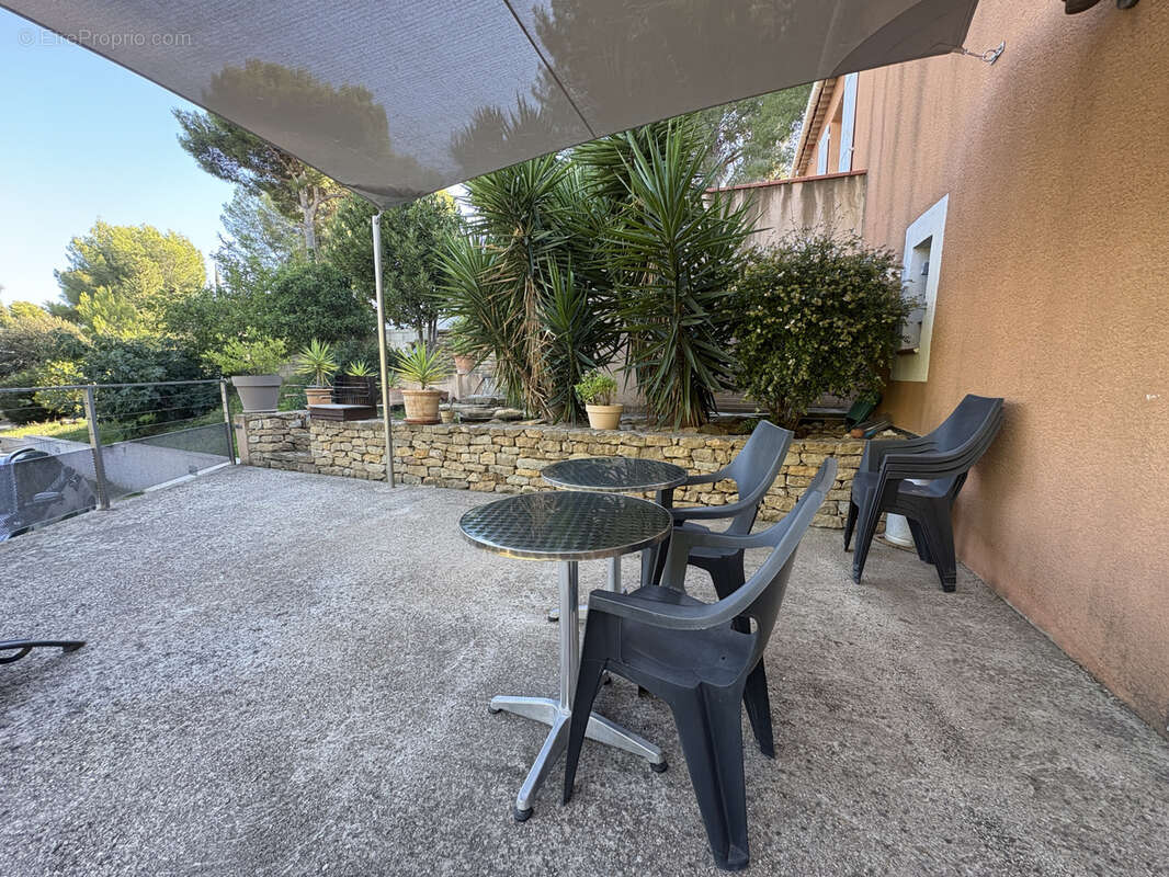 Maison à SAINT-CYR-SUR-MER