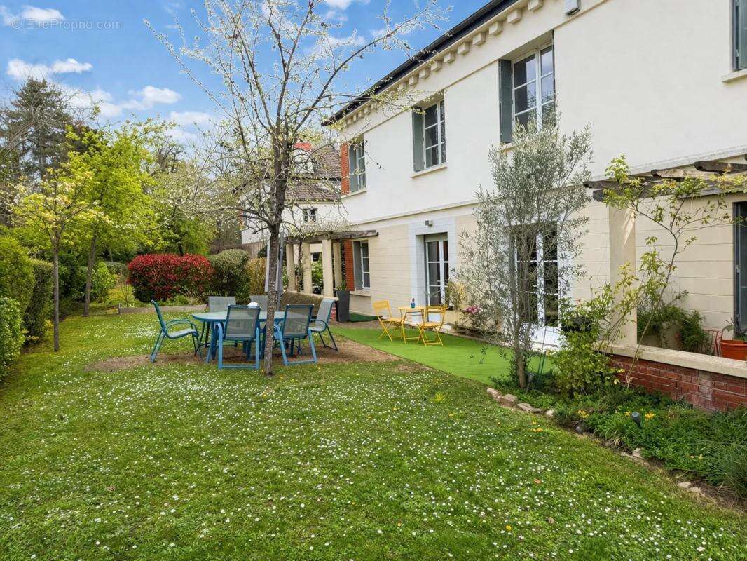 Appartement à GARCHES