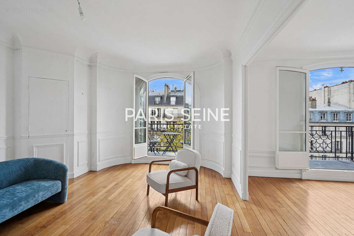 Appartement à PARIS-7E