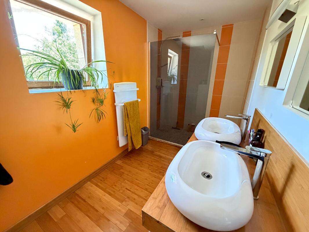 Cahors, maison en pierre rénovée avec piscine - photo 13
