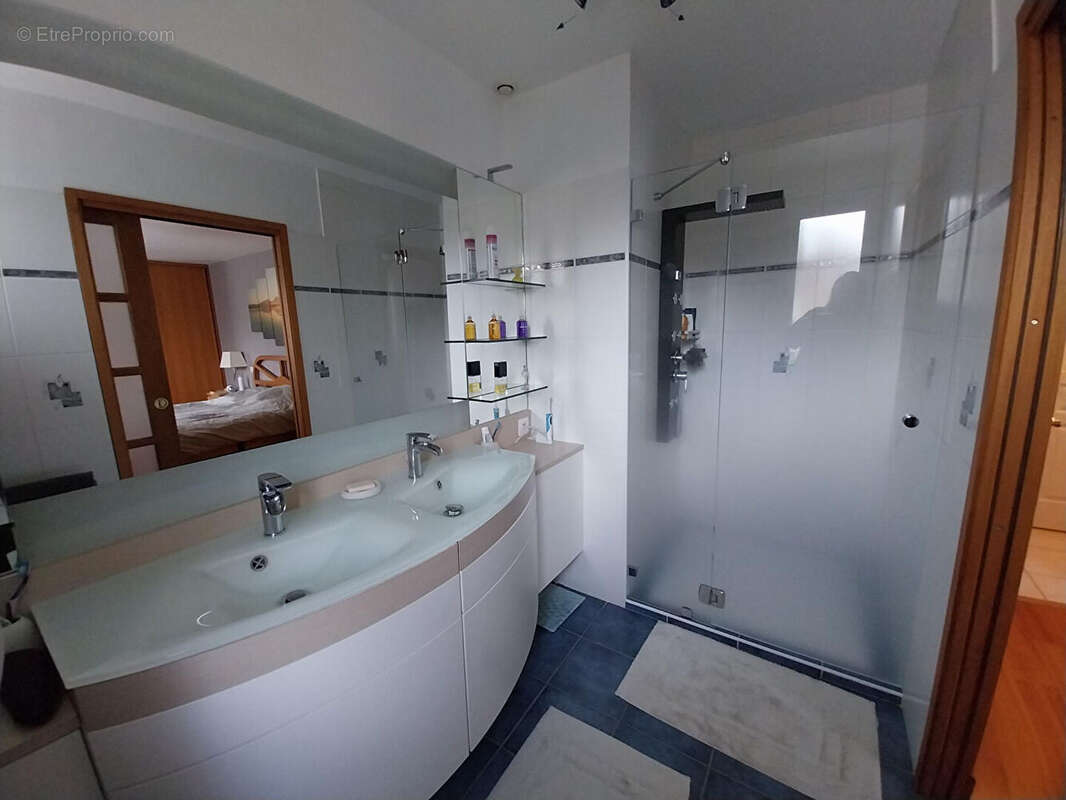 Maison à VOUNEUIL-SOUS-BIARD