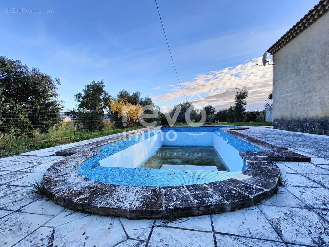 Maison à LA BAUME-DE-TRANSIT