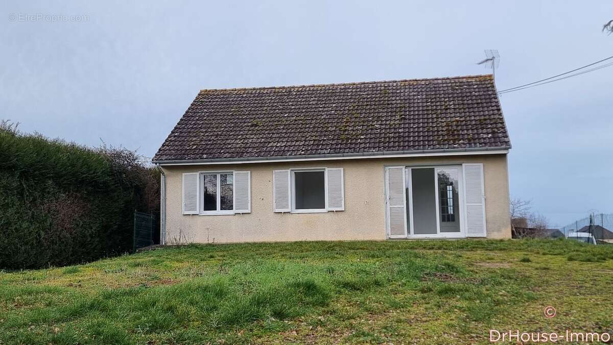Maison à LE MAGNY