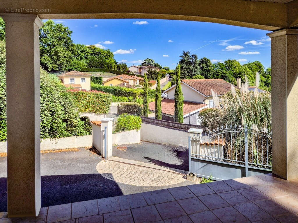 Maison à SAINT-CLAIR-DU-RHONE