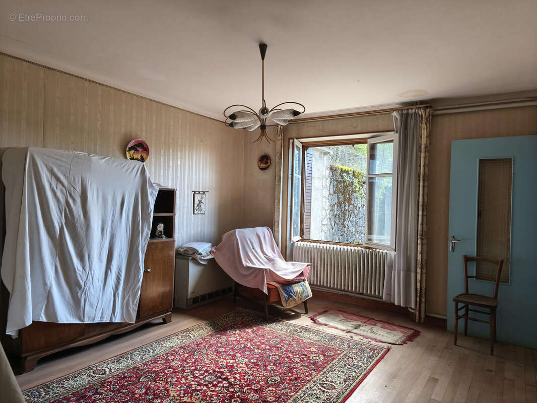 Maison à THEZILLIEU