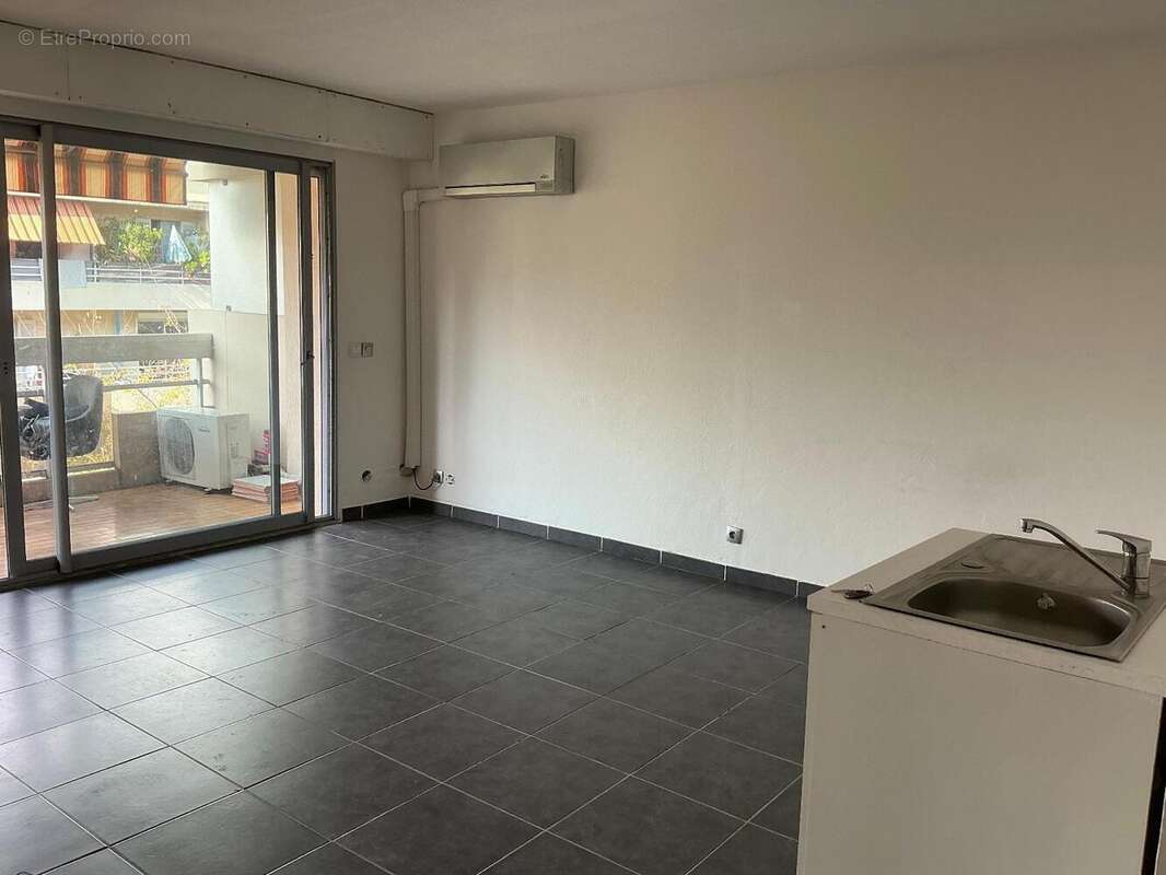   - Appartement à ANTIBES