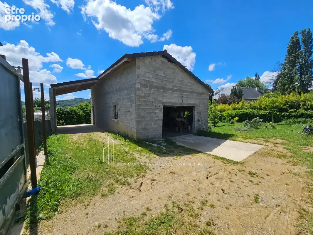 Maison de charme au calme - Terrain constructible de 1550 m2 - Saint-Uze. IMMOCENTER CHANAS - photo 3