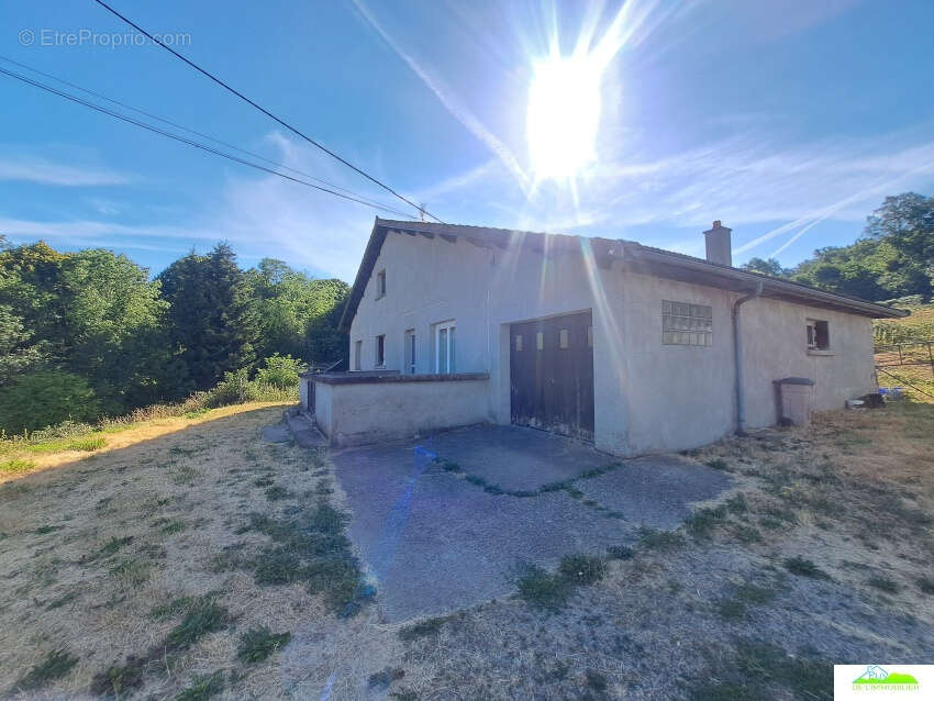 Maison 140 m² à Manzat  - photo 2
