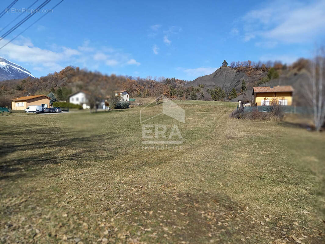 Terrain 753m² à sigoyer - photo 6
