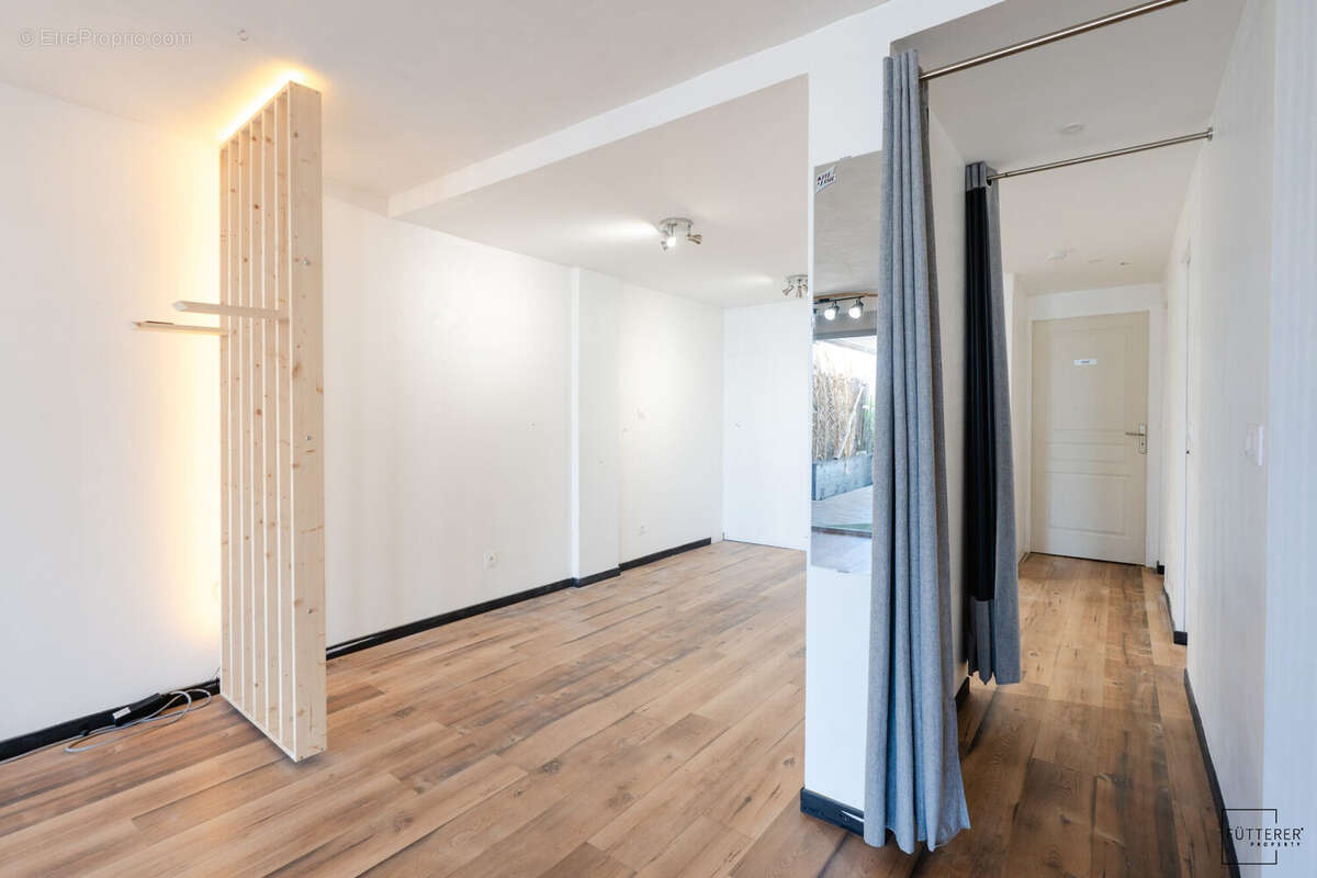 Commerce à GRUISSAN