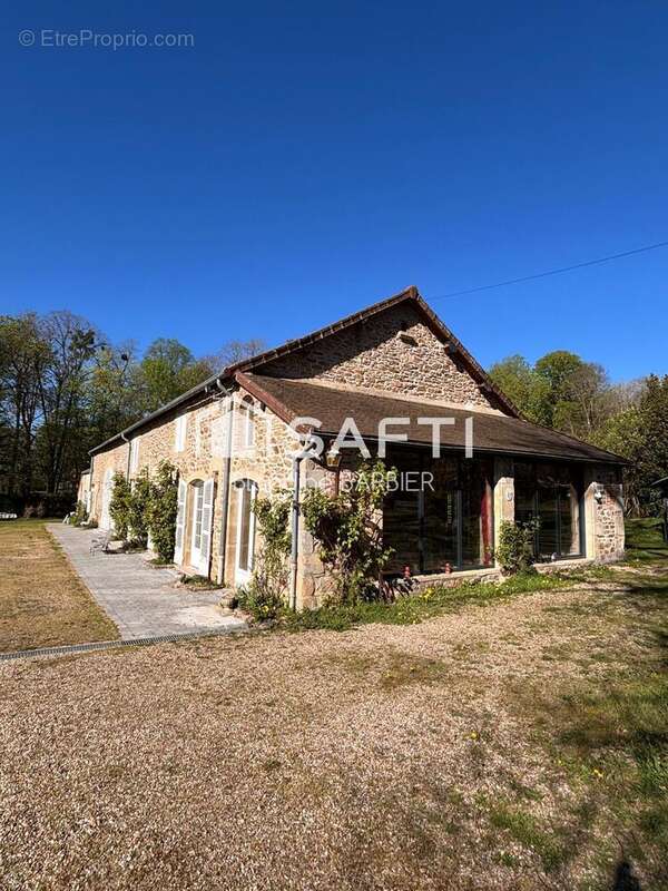 Photo 2 - Maison à AUTUN