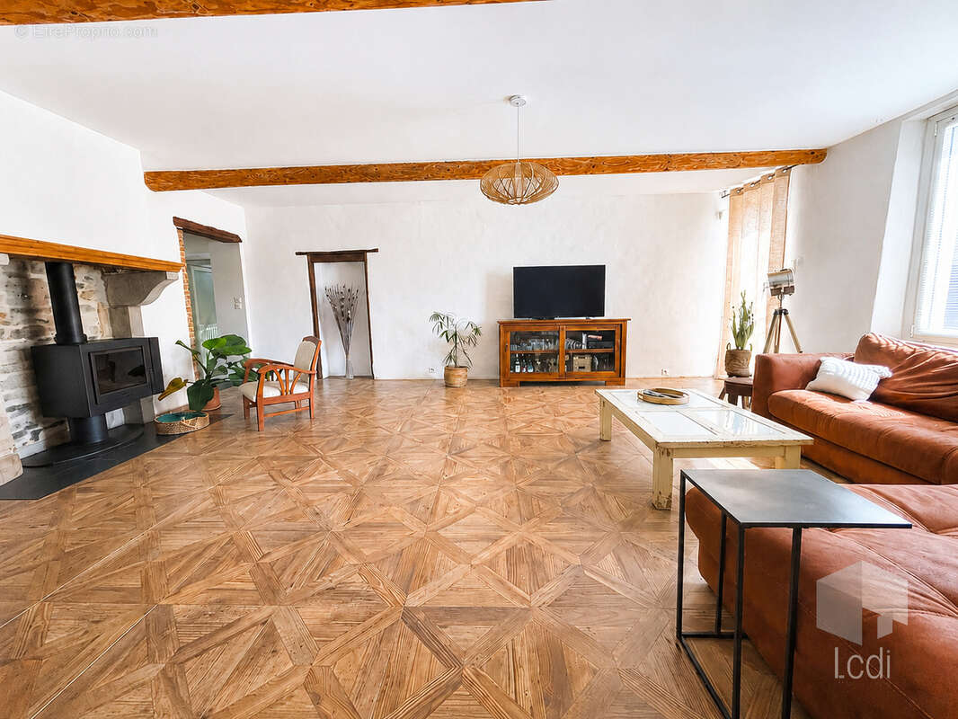 Maison à VIVIERS