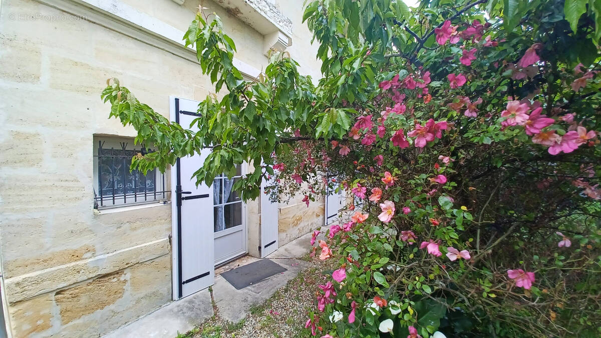 Maison à AMBARES-ET-LAGRAVE