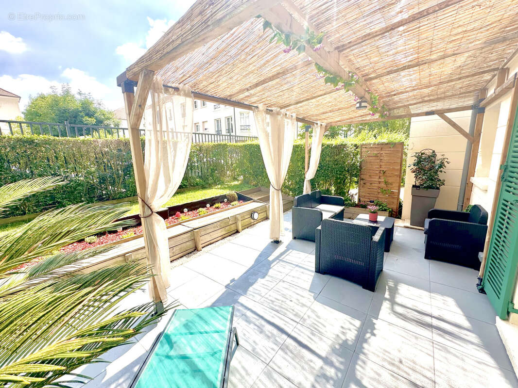 Appartement à VOISINS-LE-BRETONNEUX