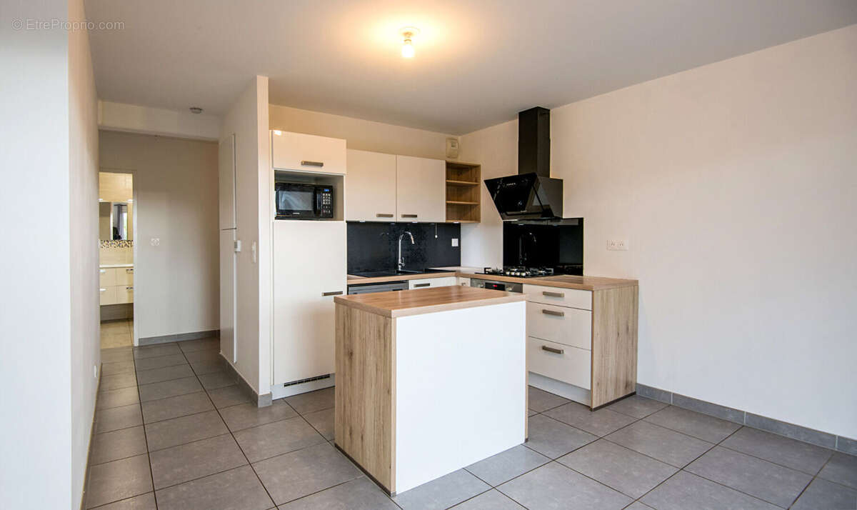 Appartement à ONET-LE-CHATEAU