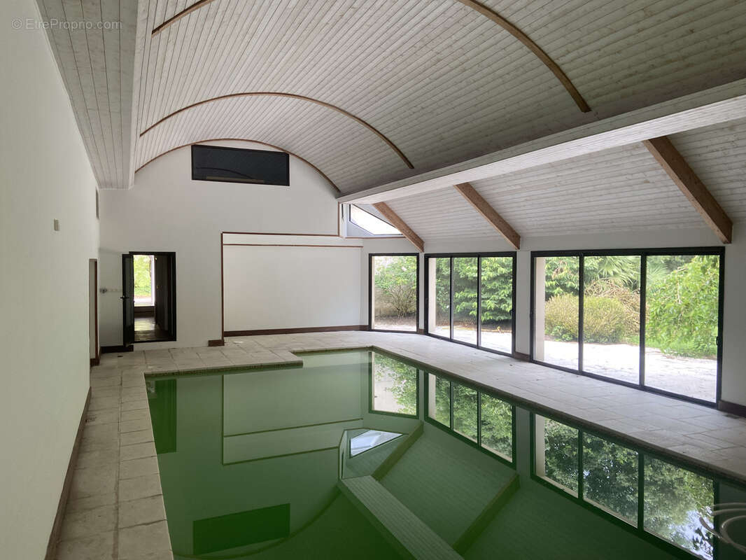 Propriété d'exception avec piscine intérieure   269 m2   Créhen - photo 15