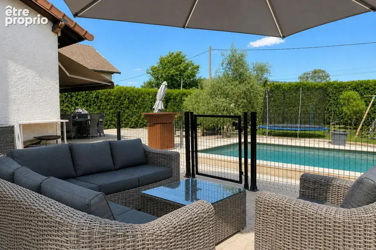 Maison de 6 pièces de 210 m² à Le Bouchage - photo 2
