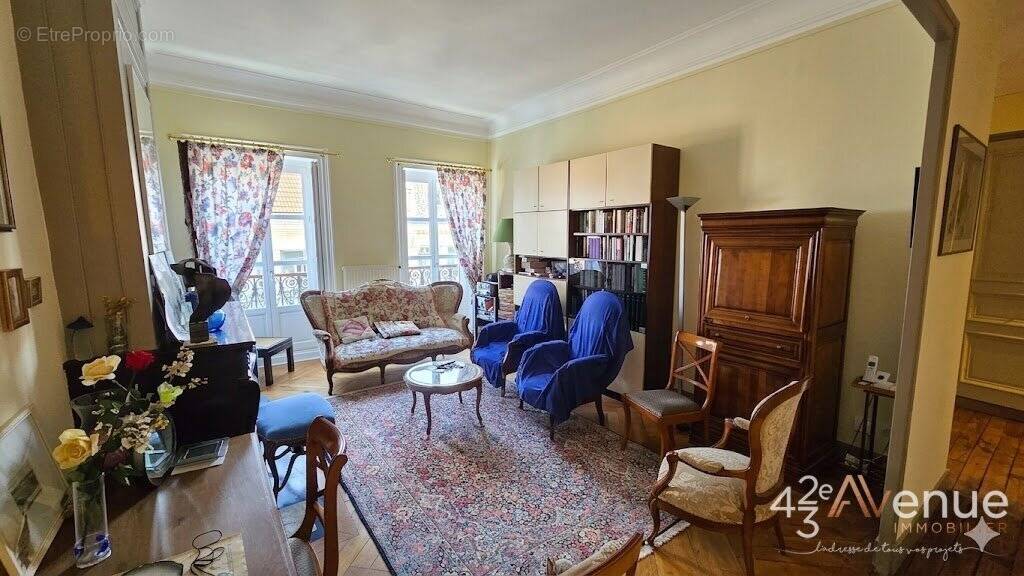 Appartement à SAINT-ETIENNE