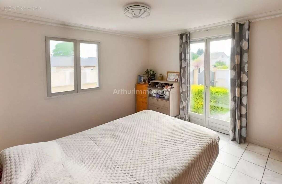 Maison à SAINT-FARGEAU-PONTHIERRY