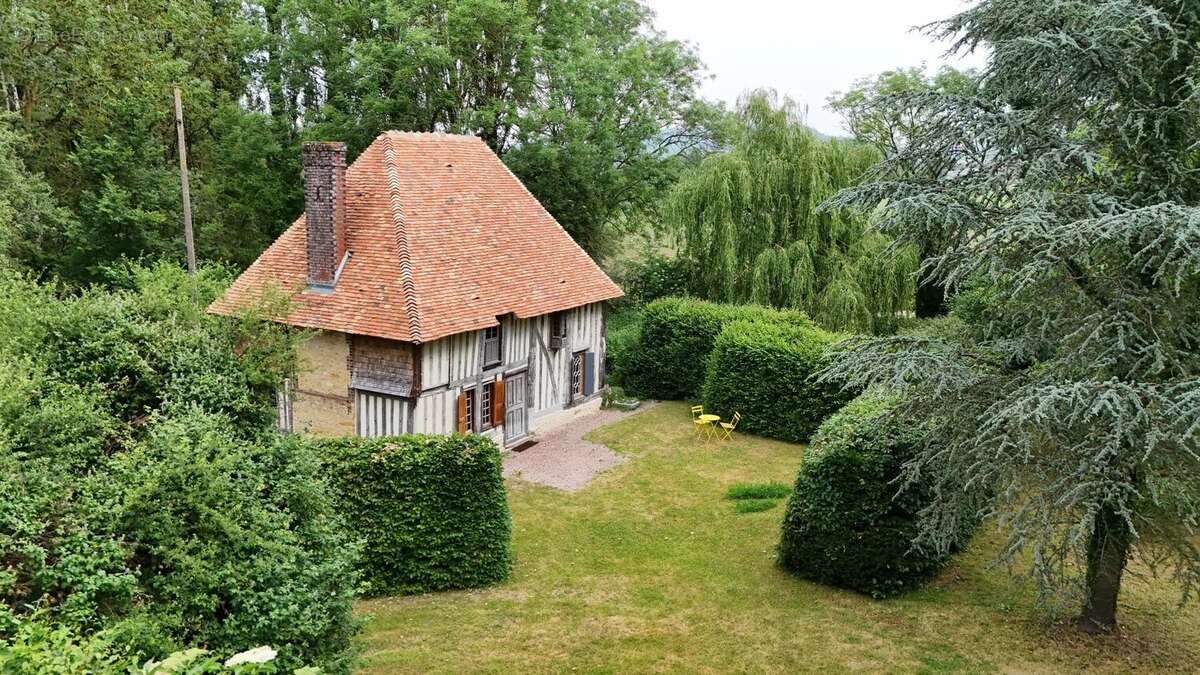 Maison à SAINT-PIERRE-SUR-DIVES