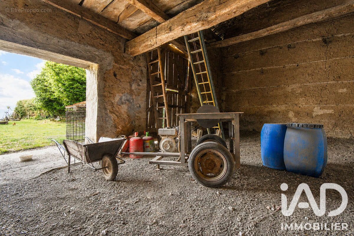 Maison 80 m² à Chimilin  - photo 7