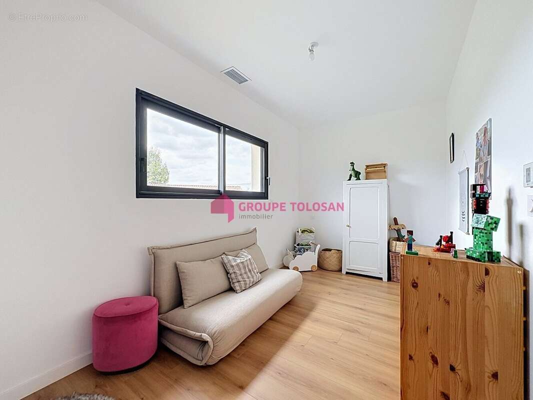 Maison 100 m² à Bourg-Saint-Bernard  - photo 10