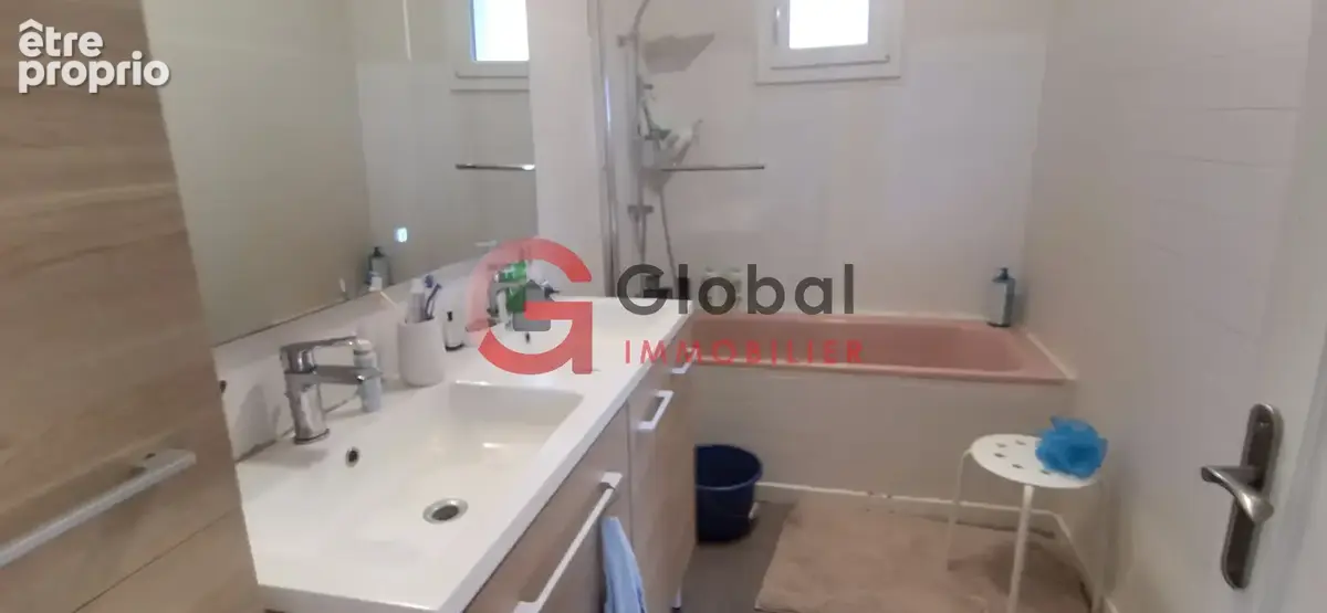 Maison individuelle familiale Effiat (63260) de 160m2 sur terrain clos. - photo 8