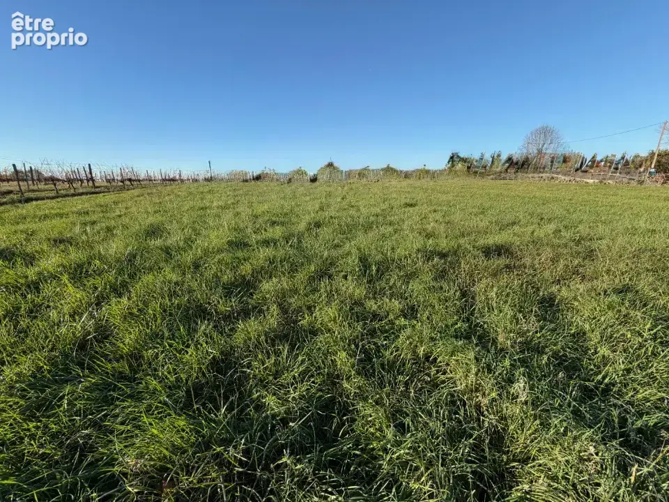 Terrain à VAYRES