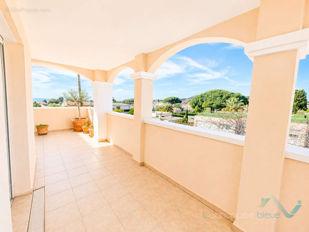 Appartement à CARQUEIRANNE