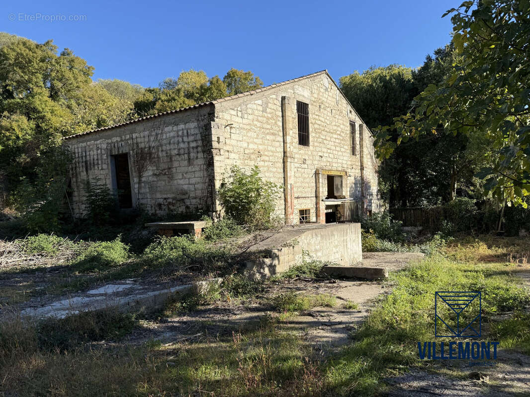 Bâtiment 2 :  300m² vierge d'aménagement - Maison à SOMMIERES