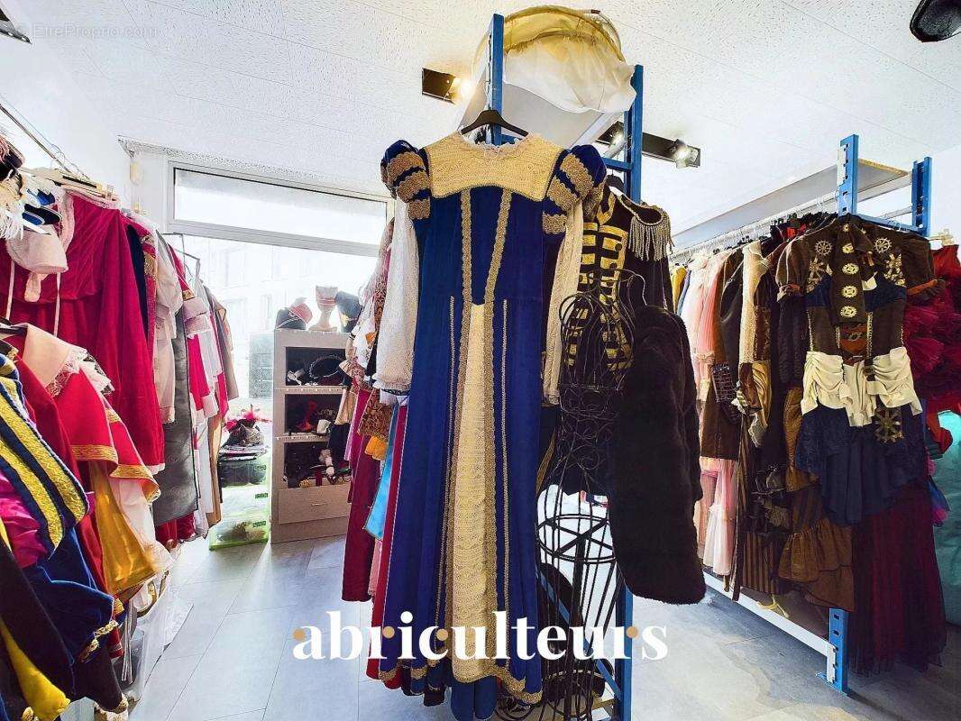 Commerce à MAINVILLIERS