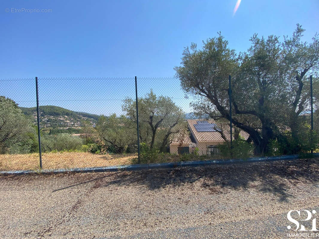 SOLLIES-PONT - Terrain constructible 1 631 m2 plat - photo 9