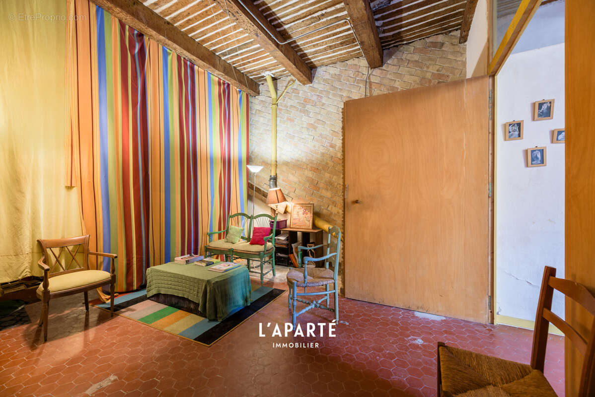 Appartement à MARSEILLE-6E