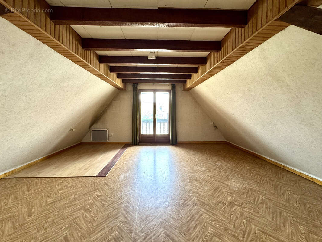 Vendenheim   spacieux duplex 6 pièces avec cour privative et beau potentiel - photo 9