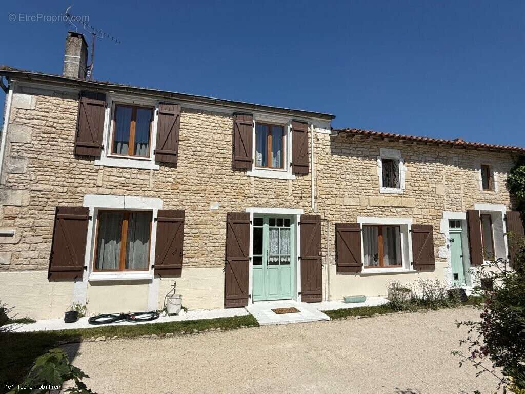 Maison à RUFFEC