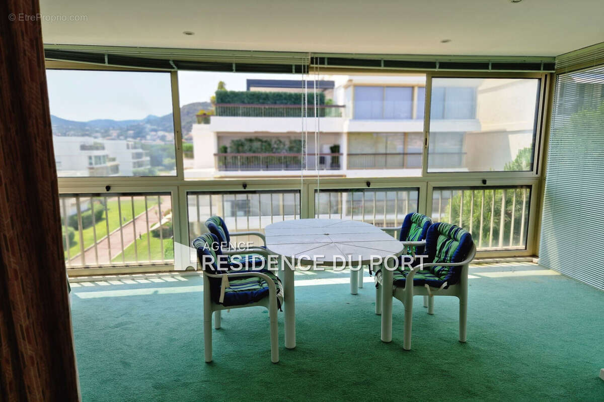 Appartement à MANDELIEU-LA-NAPOULE