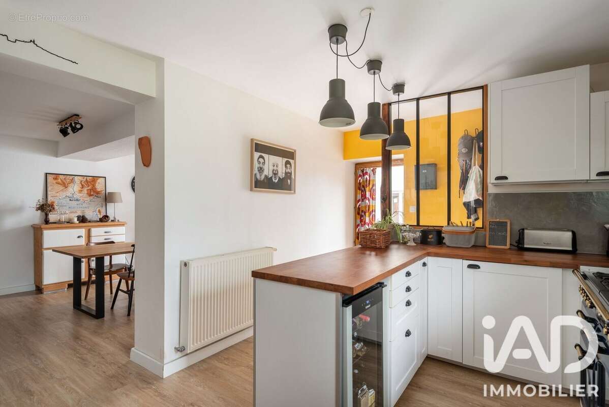 Maison 106 m² à Saint-Jean-De-Moirans  - photo 8
