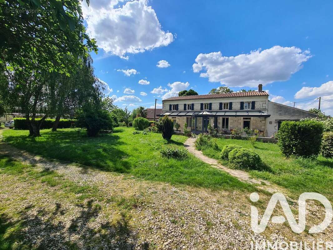 Maison 248 m² à Plassay  - photo 3
