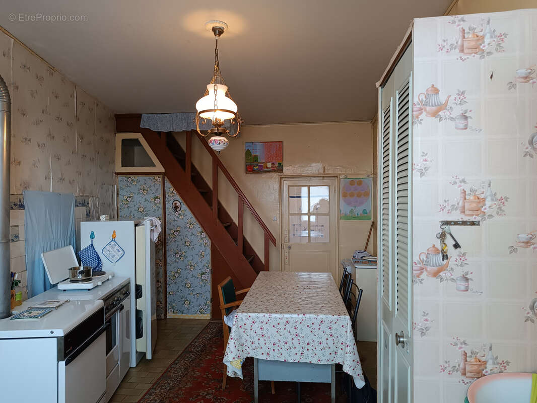 Maison à LA GUERCHE-SUR-L'AUBOIS