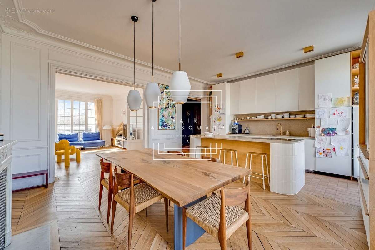 Appartement à PARIS-17E