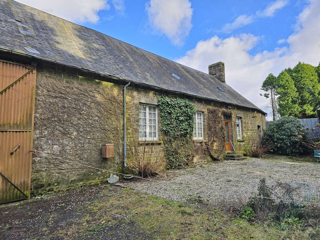 Maison à LONLAY-L'ABBAYE