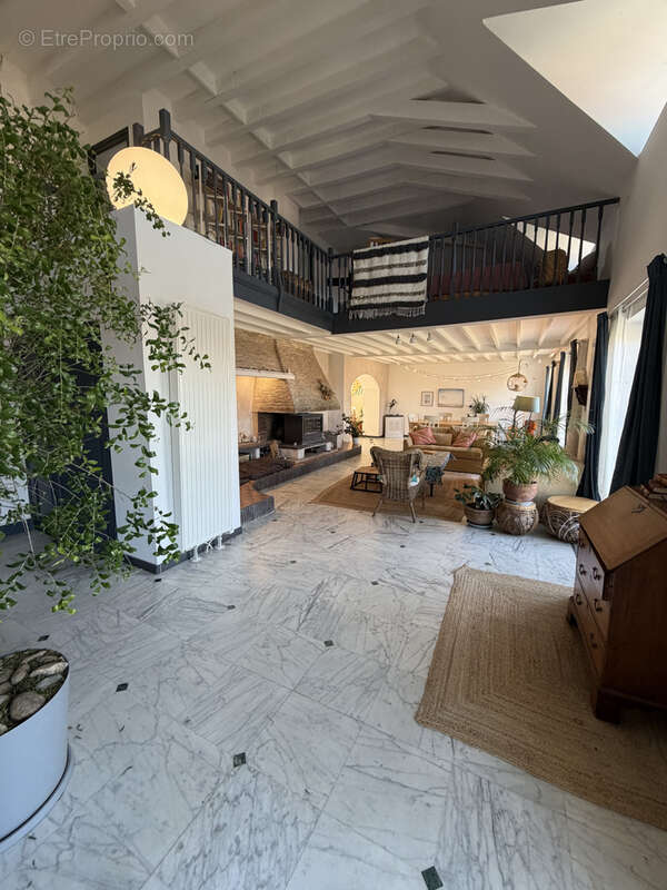 Maison à MONTROND-LES-BAINS