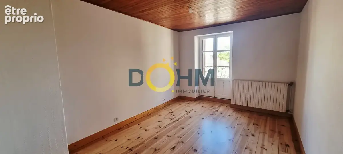 Estivareilles   Maison de village en pierre, 4 pièces, 100 m2 habitables, fort potentiel - photo 4